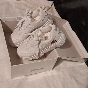 White Sneakers New 61/2
